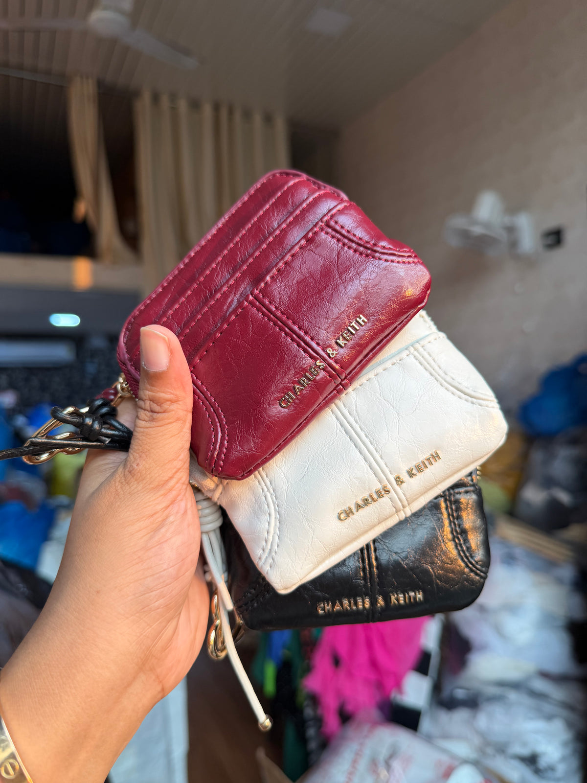 CHARLES AND KEITH CIARA CARDHOLDER WITH TOP ZIP