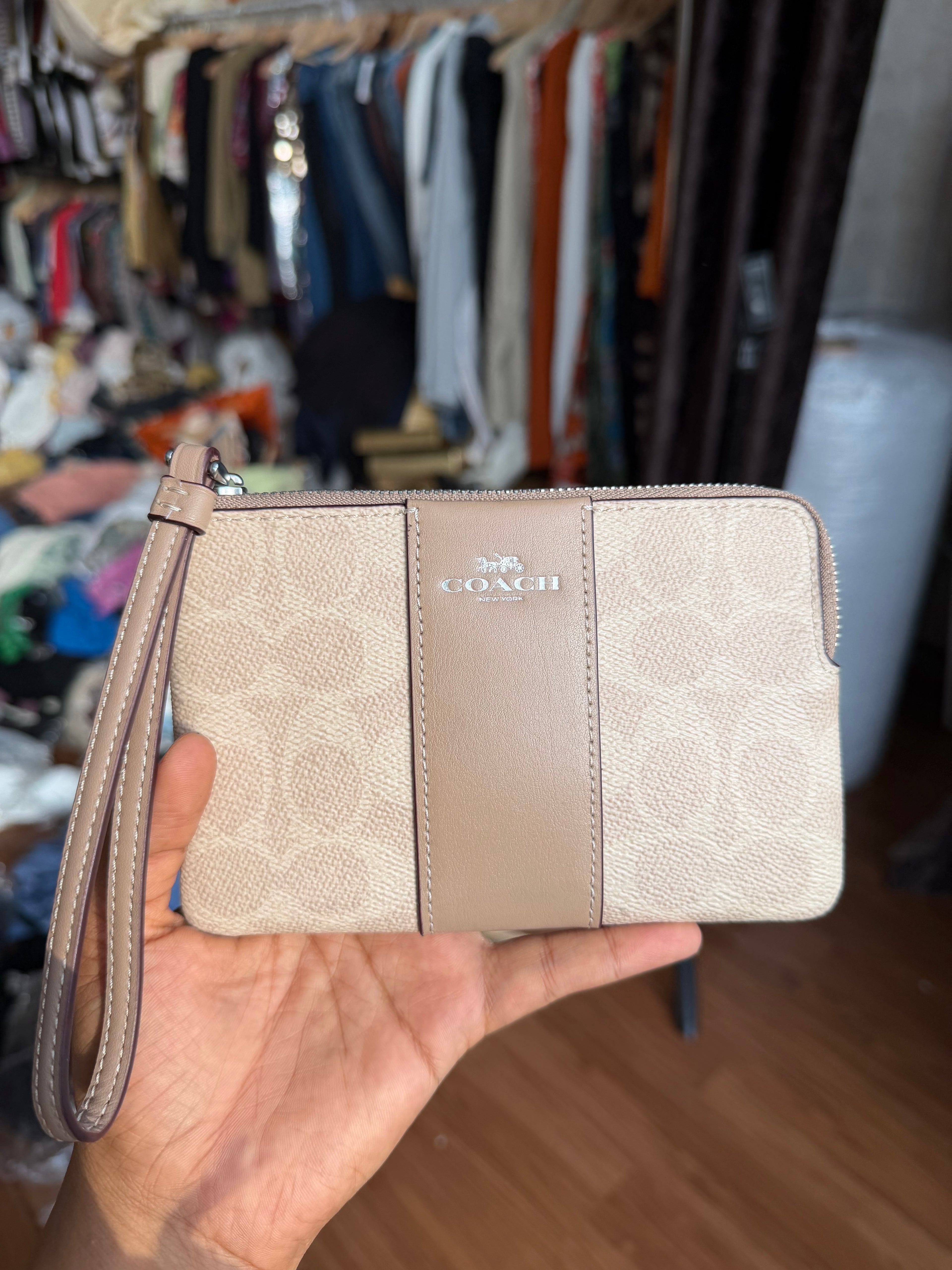 COACH SMALL WRISTLET