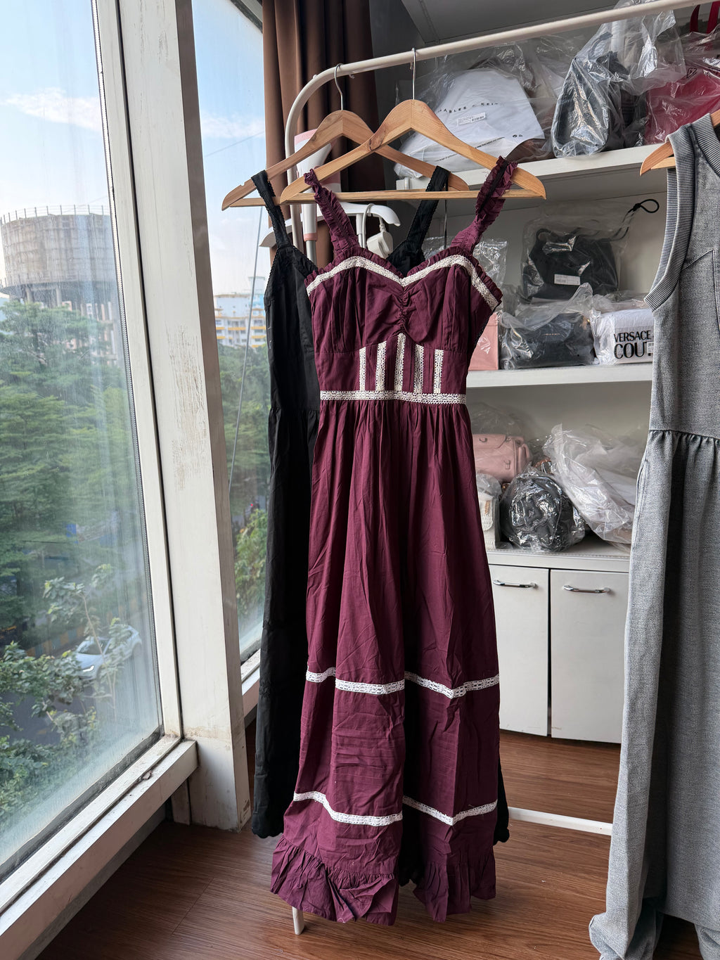 DRESSES