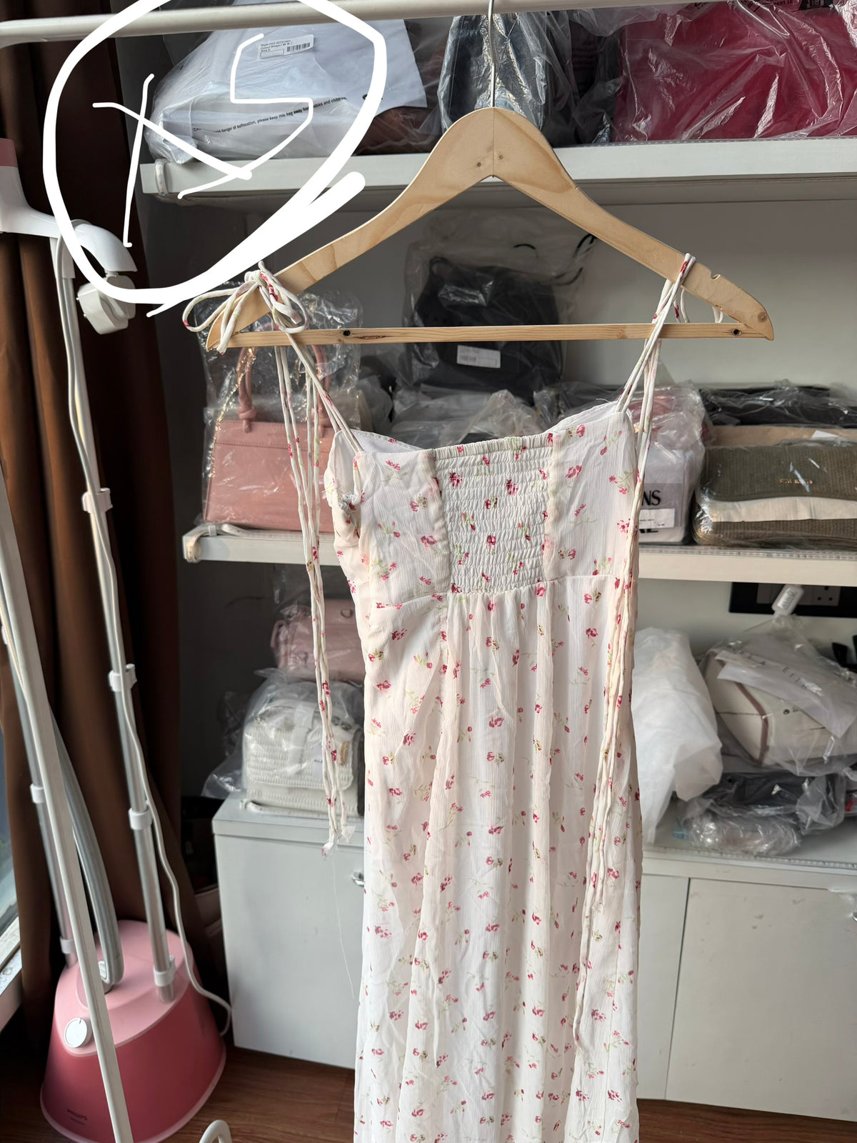 DRESSES