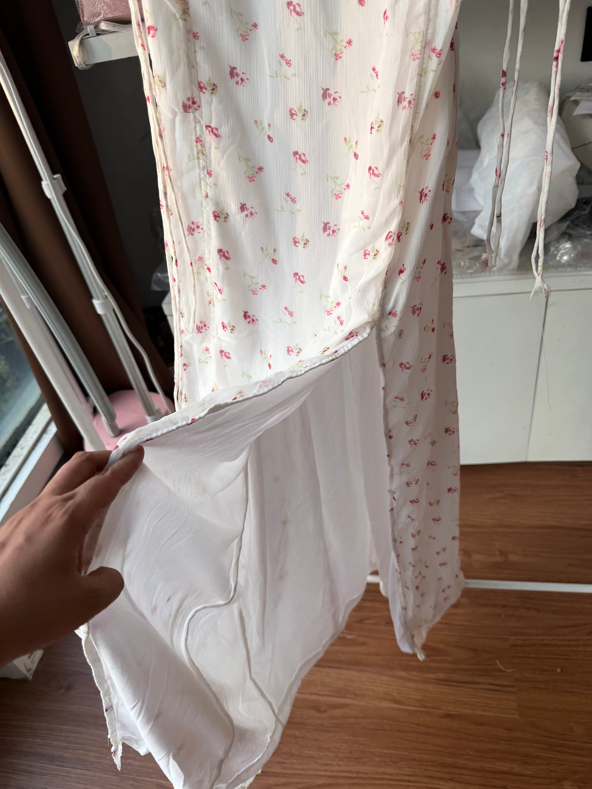 DRESSES
