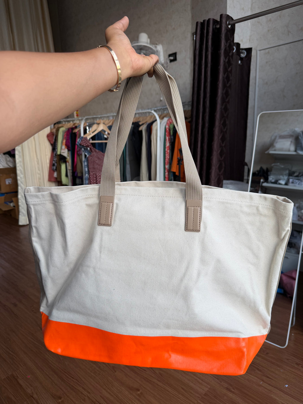 TOMMY HILFIGER FULL SIZE TOTE