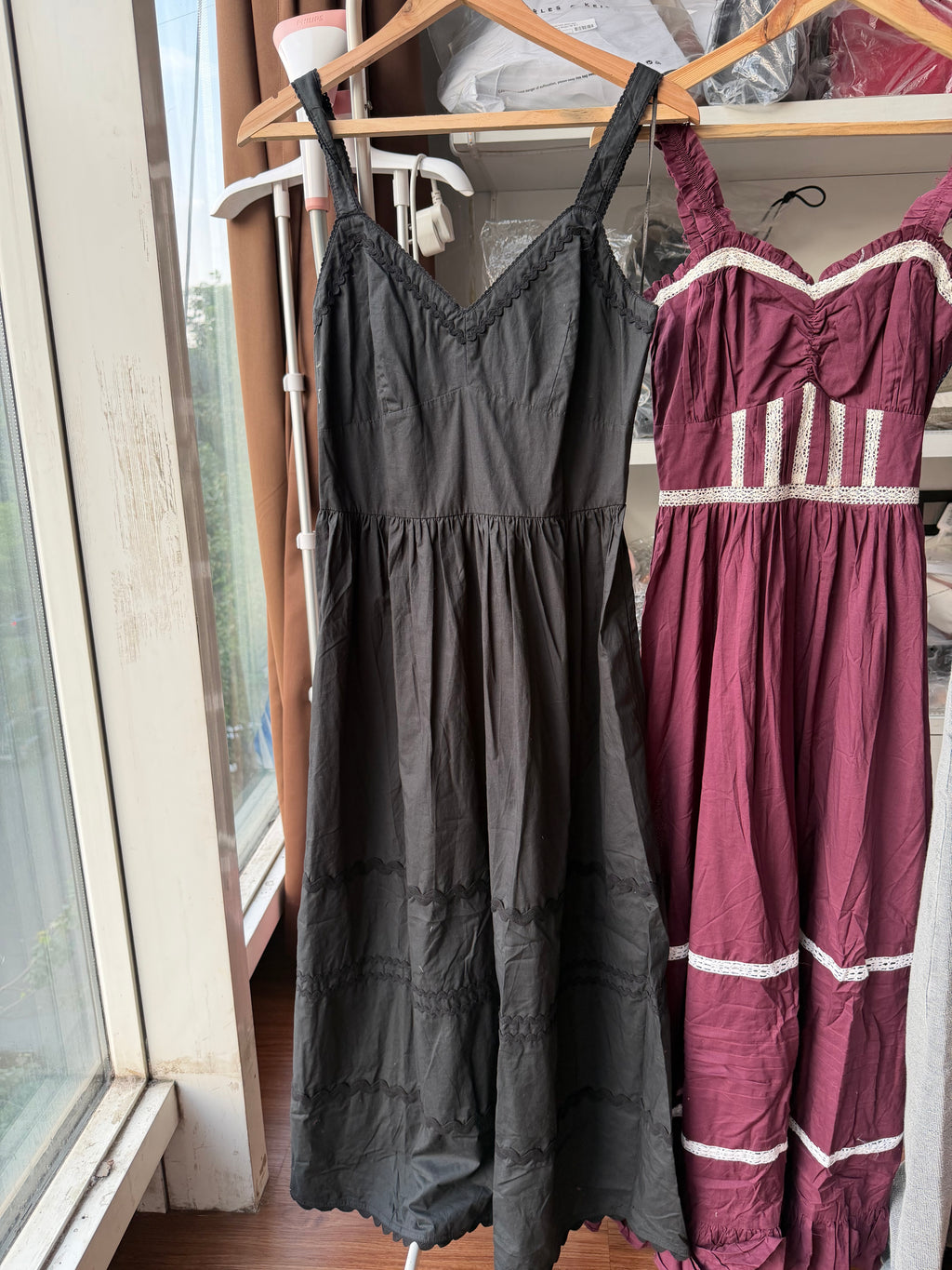 DRESSES