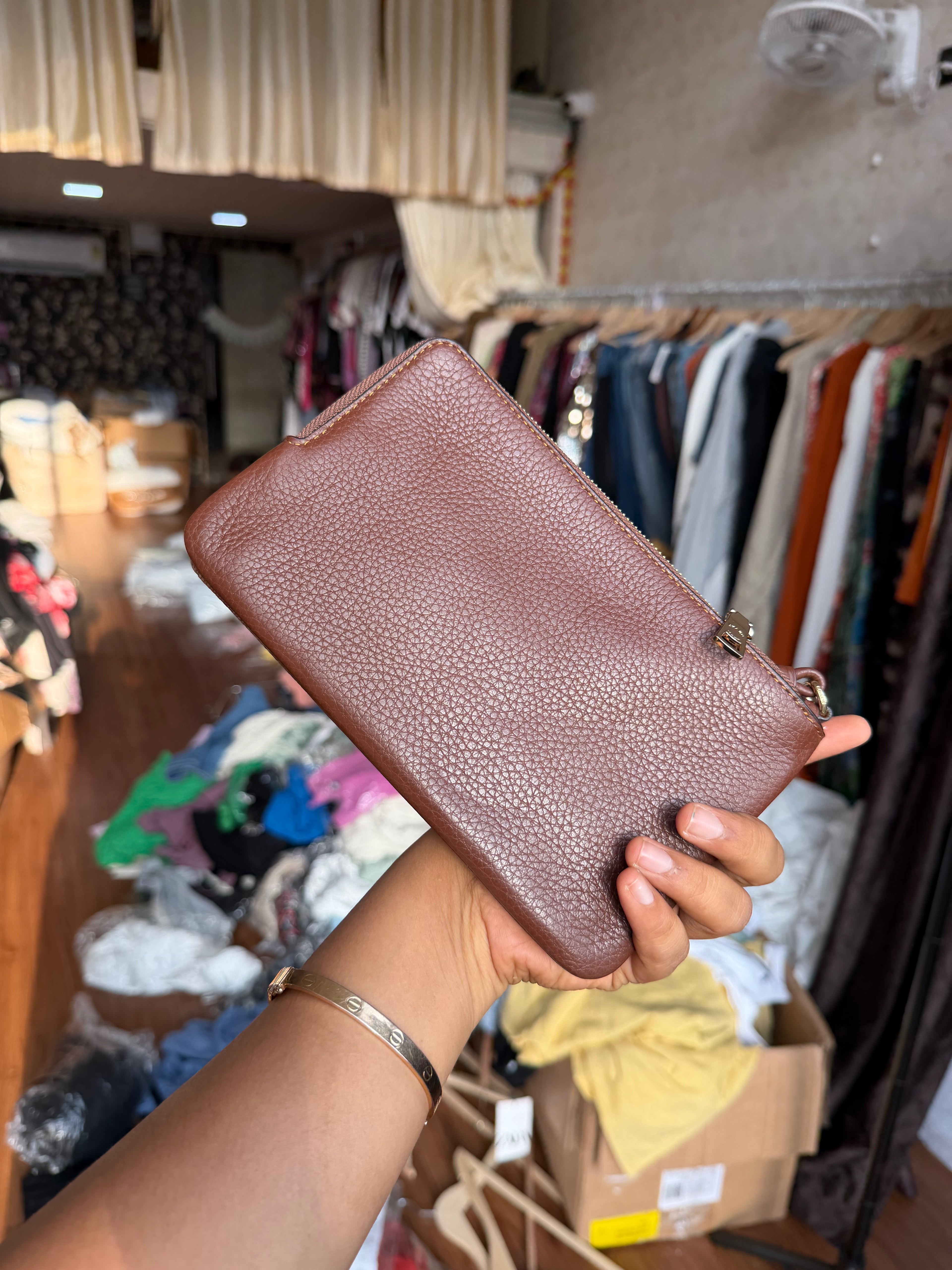 COACH BIG WRISTLET