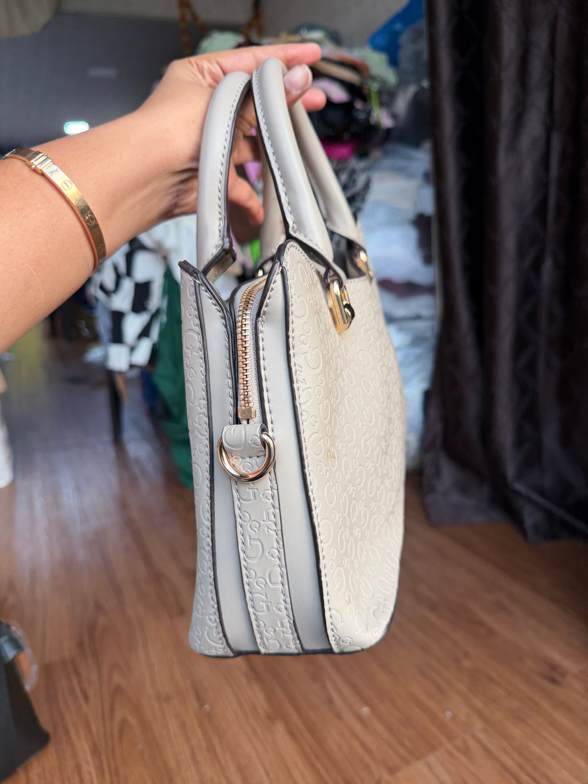 GUESS HANDBAG