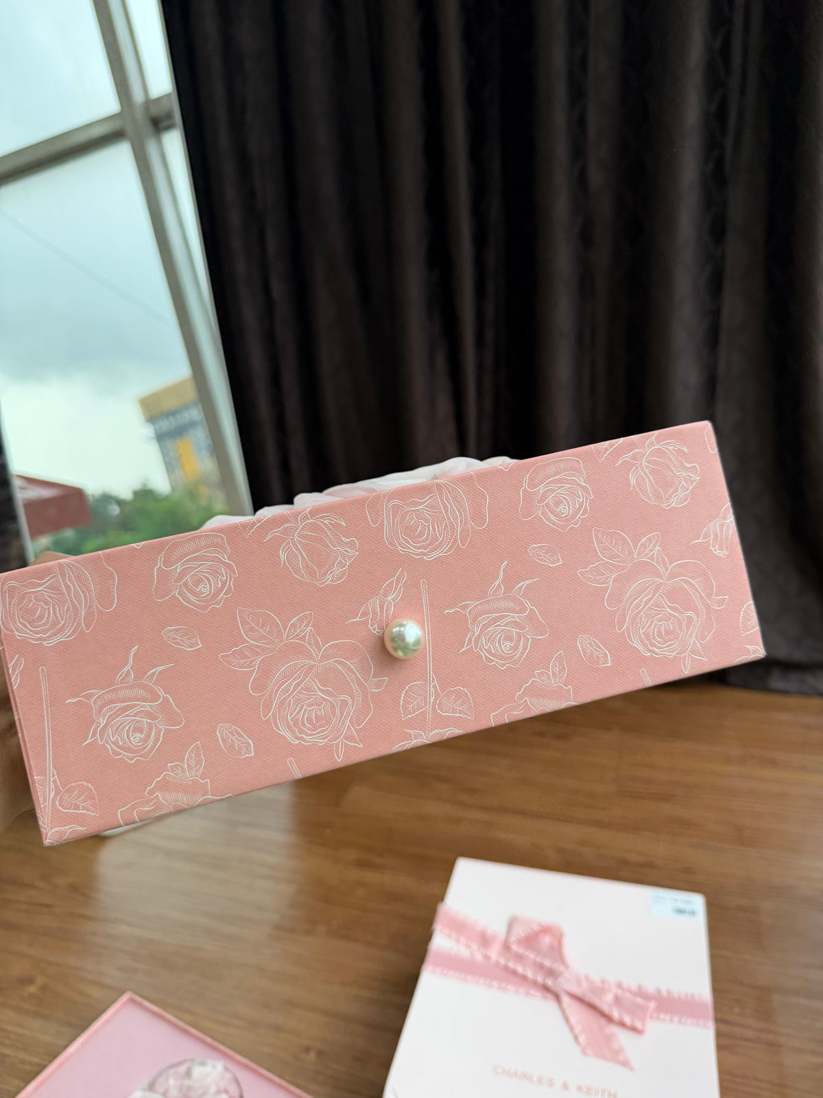 CHARLES AND KEITH Gift Set: Floral-Mesh Pearl-Strap Shoulder Bag - Light Pink