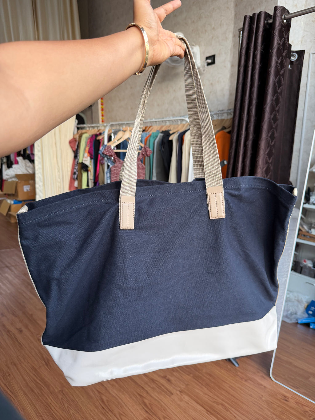 TOMMY HILFIGER FULL SIZE TOTE