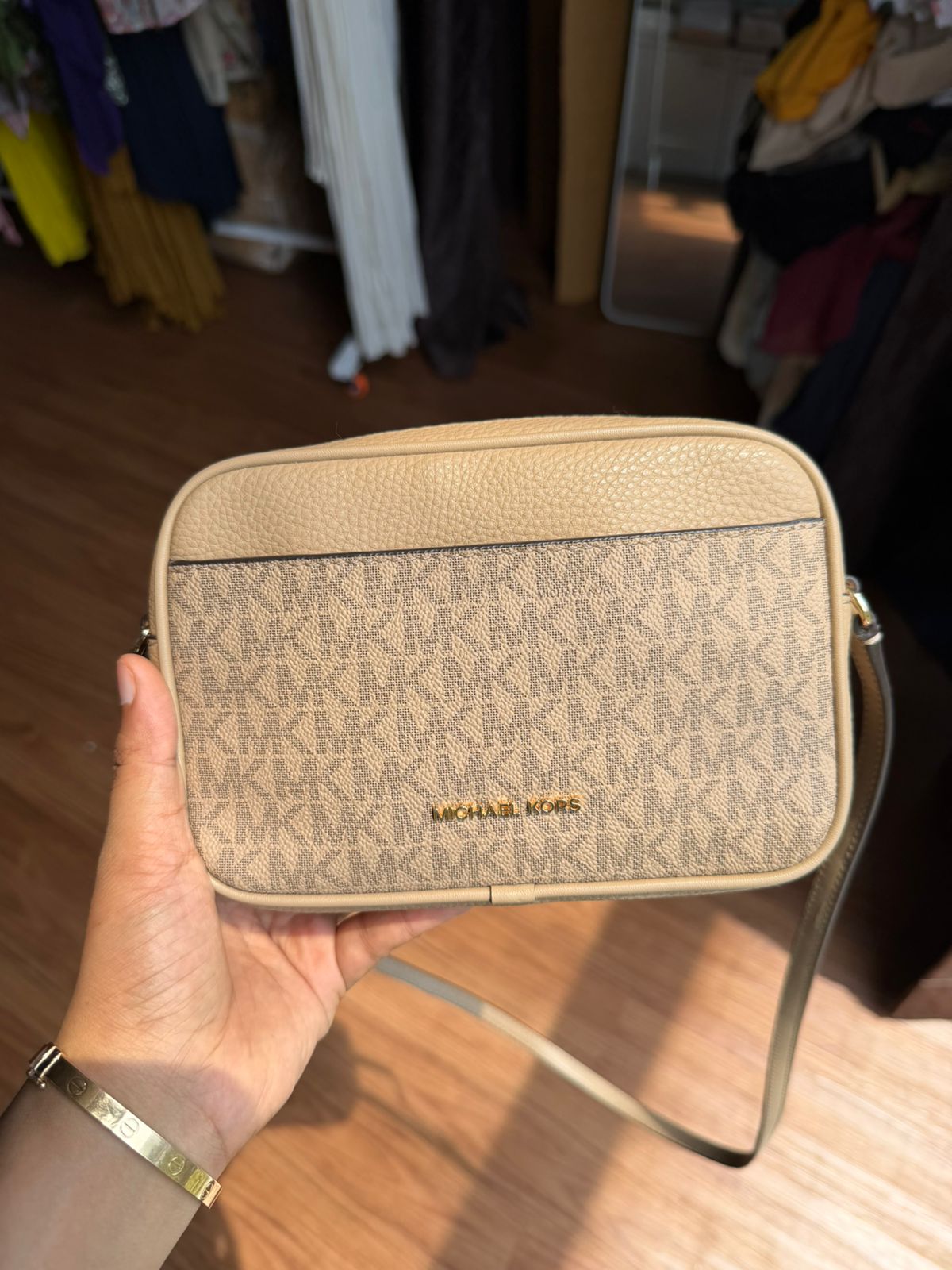Michael Kors Csmera Bag