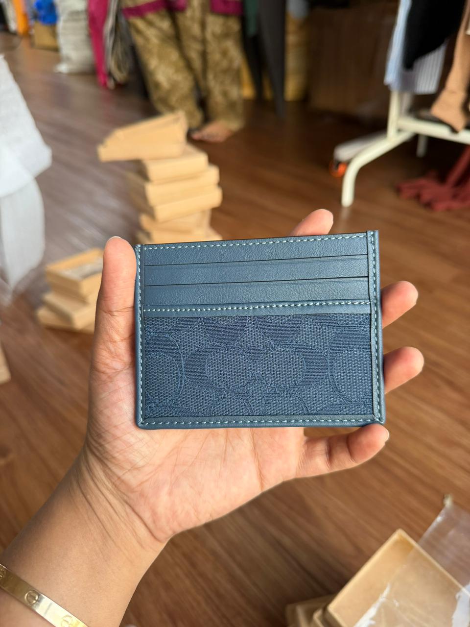 Coach cardholder with box